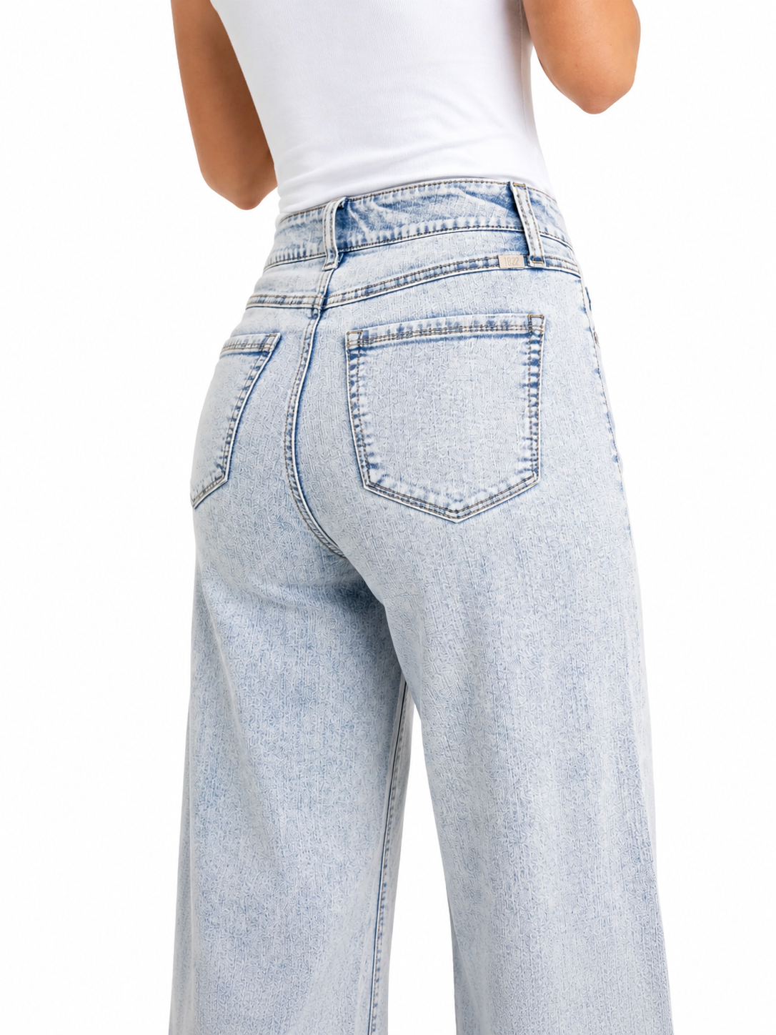 33" Acid Wash Wide Leg Jean in Ultra