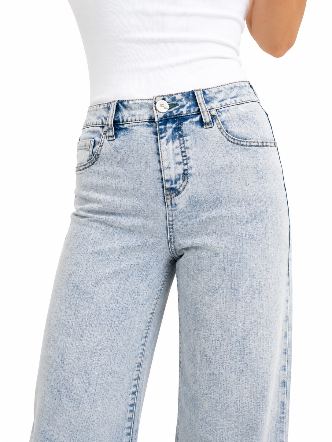 33" Acid Wash Wide Leg Jean in Ultra