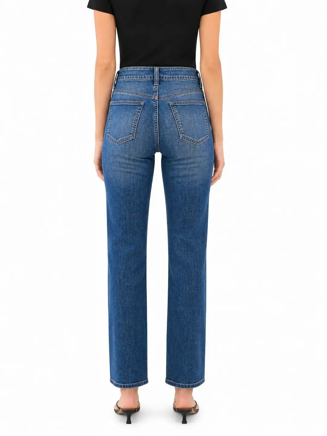 31" Mid Rise Straight Leg Jeans in Sacramento