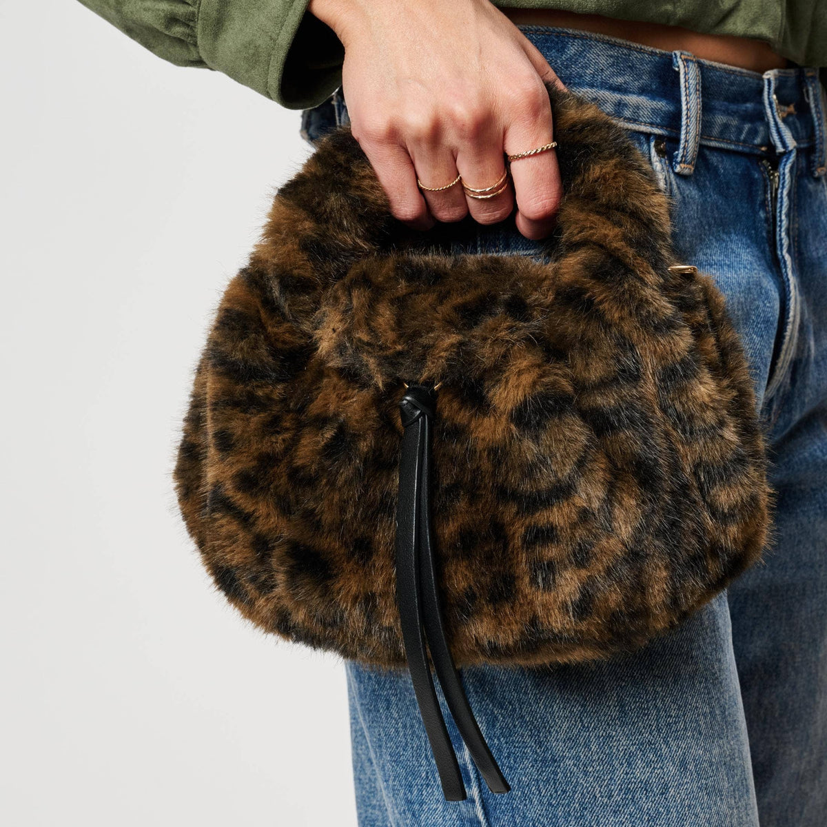 Wynter Crossbody