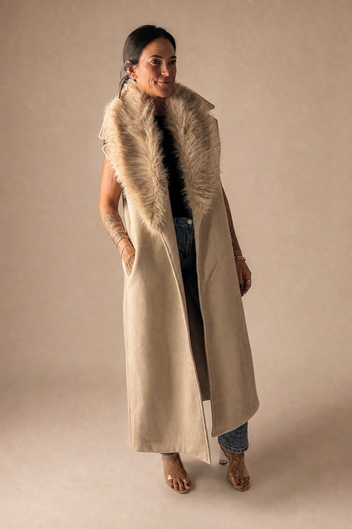 Sleeveless Jacket With Fur