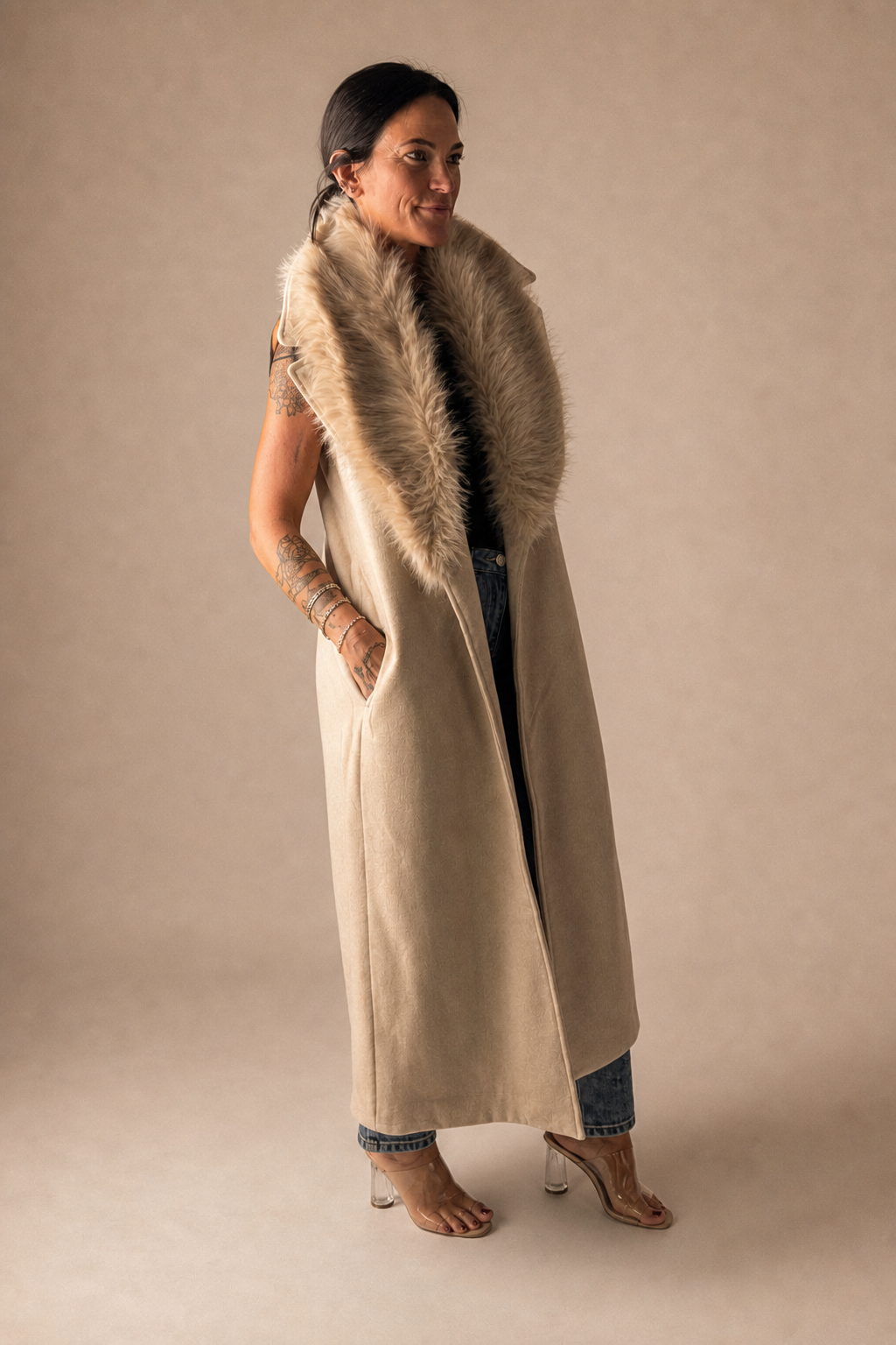 Sleeveless Jacket With Fur